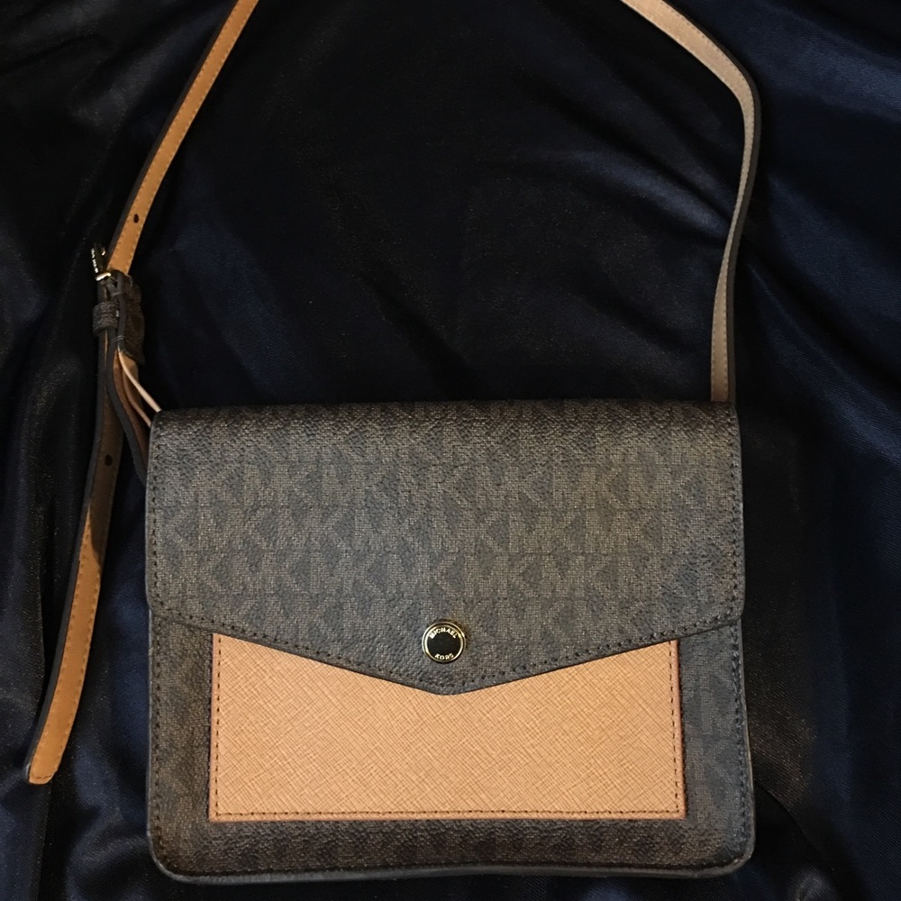 Michael Kors wallet waist purse